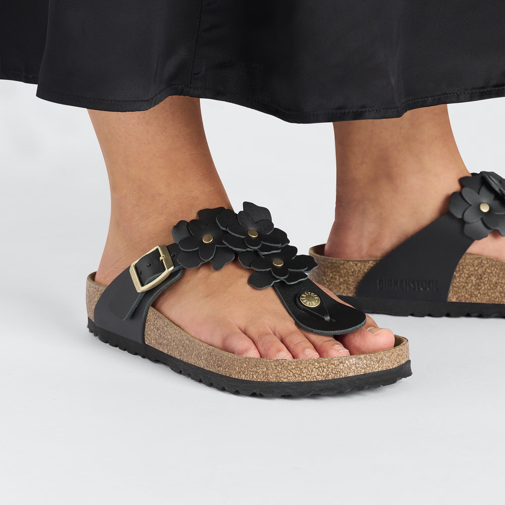 Gizeh Flowers (Black) closeup