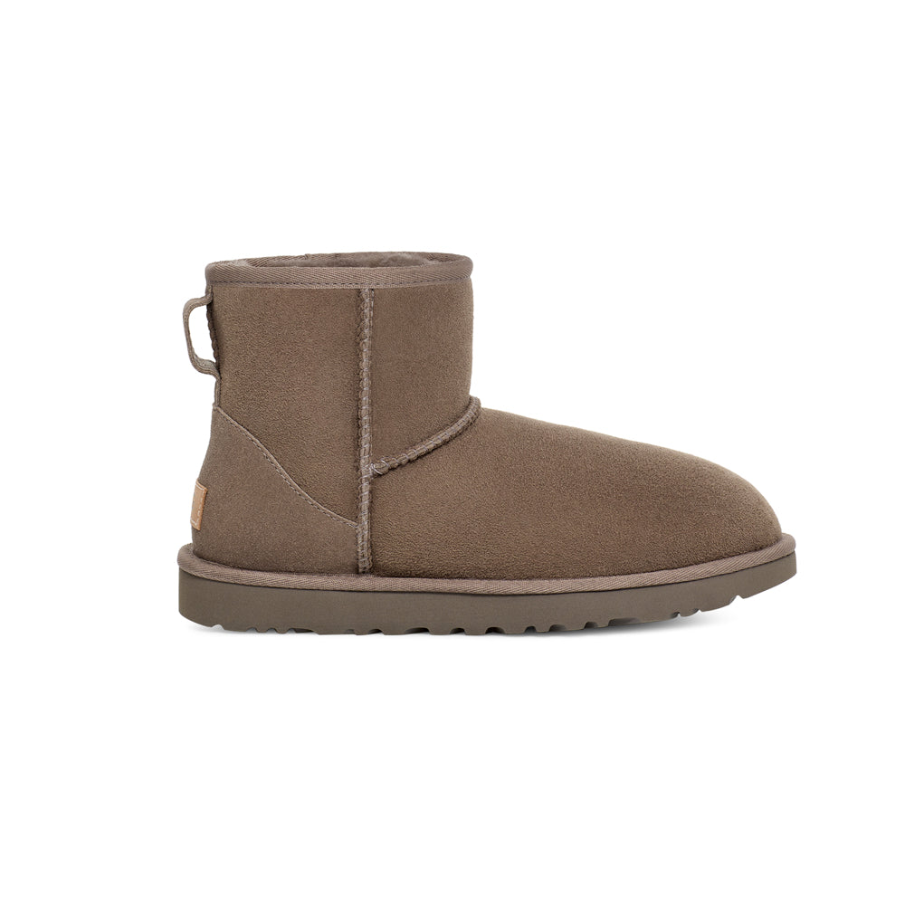 UGG Classic Mini II in Smoke Plume)