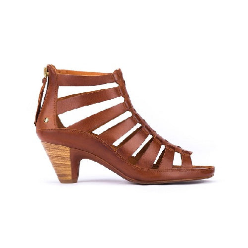 Leather gladiator heel in cuero.